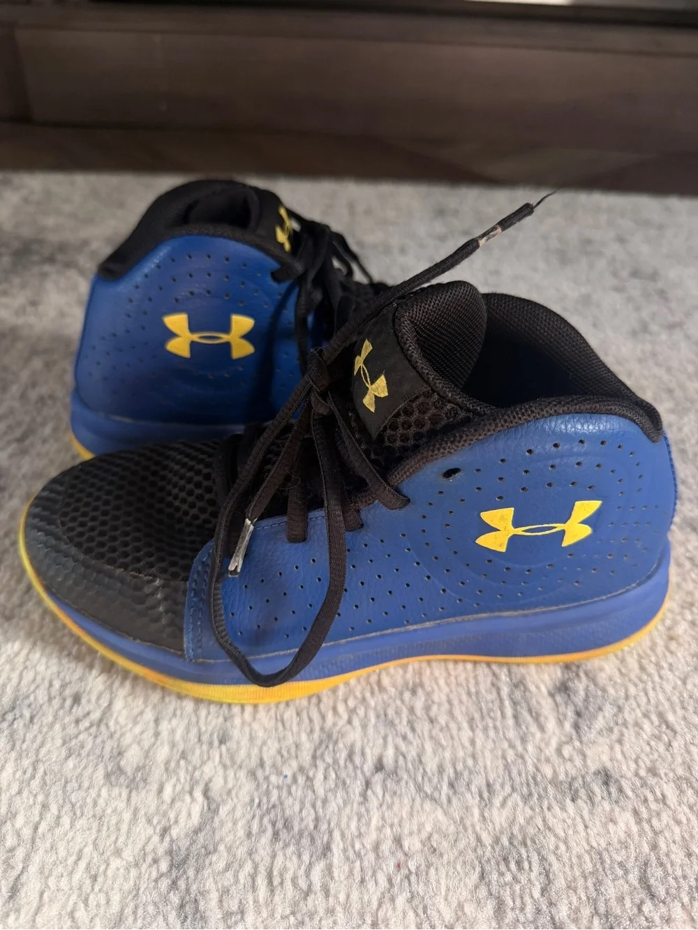 Under Armour Boys Lockdown 3 Basketball Shoes Blue Yellow Size 2Y